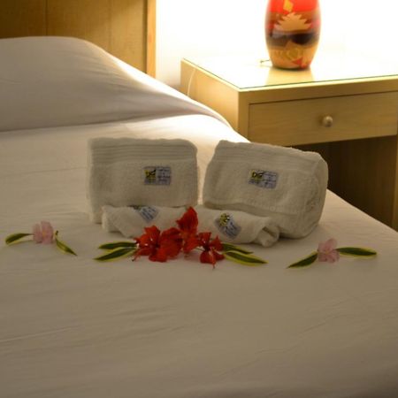 เวสต์ พลาซ่า เดเซเกล โฮเต็ล Hotel โครอร์ ภายนอก รูปภาพ