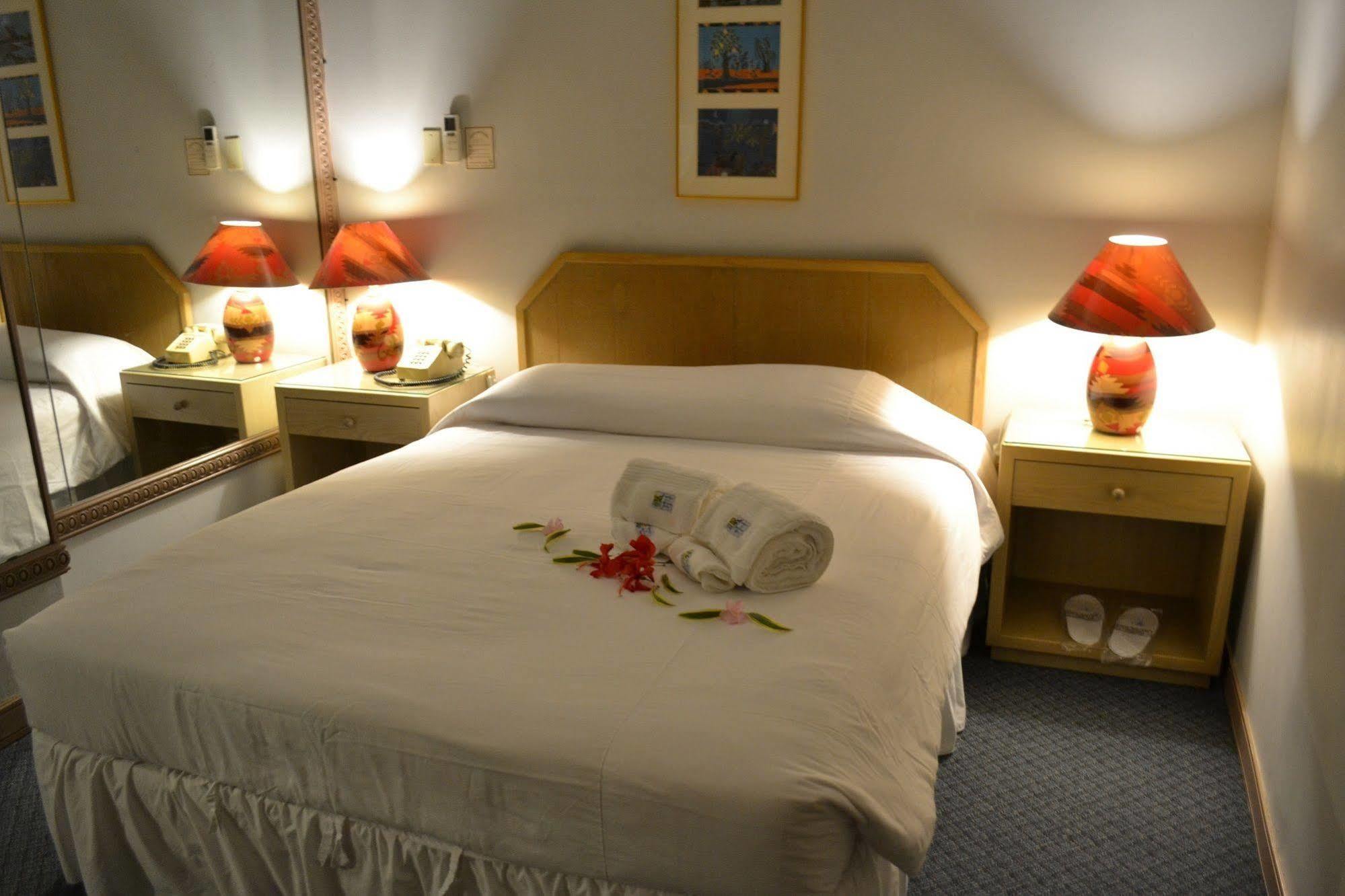 เวสต์ พลาซ่า เดเซเกล โฮเต็ล Hotel โครอร์ ภายนอก รูปภาพ