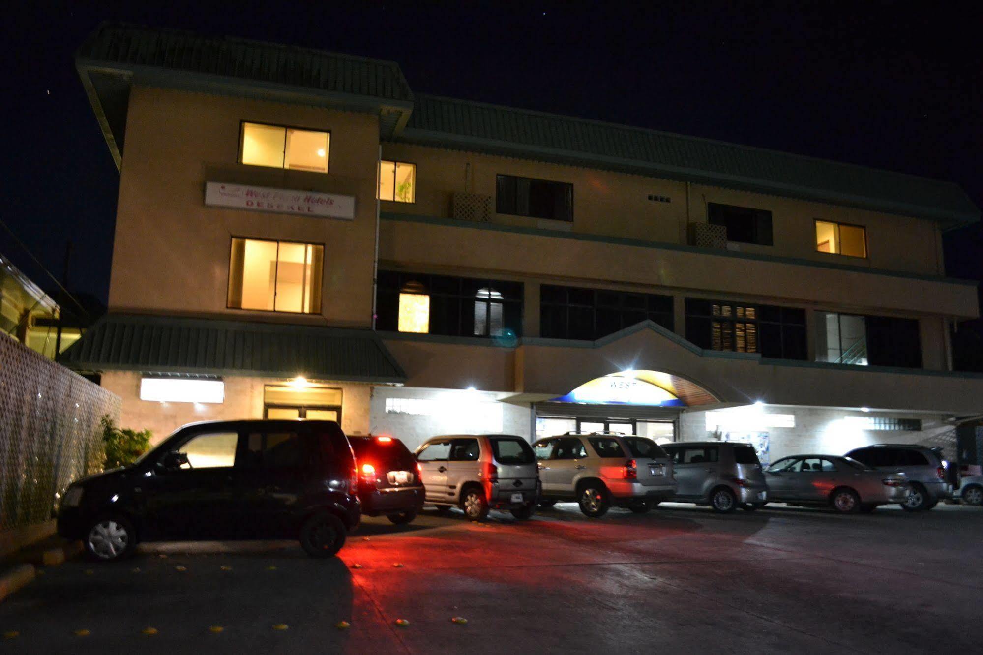เวสต์ พลาซ่า เดเซเกล โฮเต็ล Hotel โครอร์ ภายนอก รูปภาพ